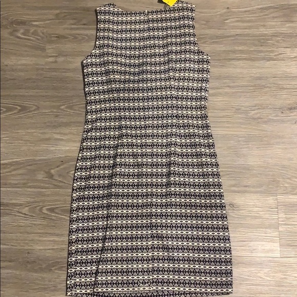 Patterned Dress - Picture 3 of 3